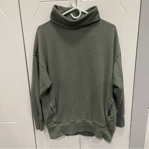 Aerie Green Turtle Neck Oversized Sweatshirt - Picture 1 of 11